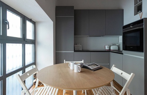Porta Venezia Apartment | Relax at Italianway - Frisi 8: Spa, Breakfast & Family Friendly