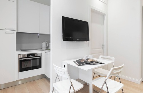 Porta Venezia Apartment | Explore Italianway - Melzo 24: Spa & Family Comfort