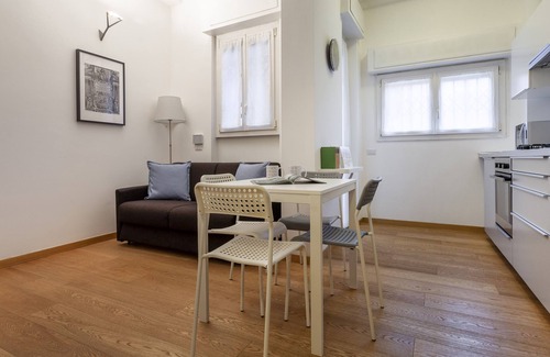 Porta Romana Apartment | Inviting Stay at Italianway - Palladio 16 with Spa & Breakfast