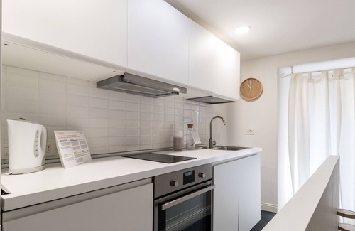 Porta Garibaldi Apartment | Italianway - Pasubio 12: Family-Friendly Retreat with Spa