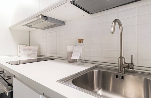 Porta Garibaldi Apartment | Italianway - Pasubio 12: Family-Friendly Retreat with Spa