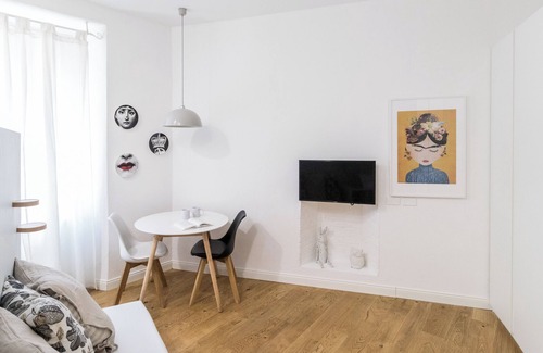 Porta Garibaldi Apartment | Italianway - Pasubio 12: Family-Friendly Retreat with Spa