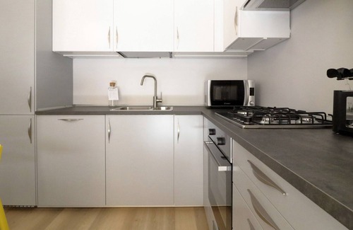 Milan Apartment | Pet-Friendly Retreat with Spa & Kitchen - Italianway