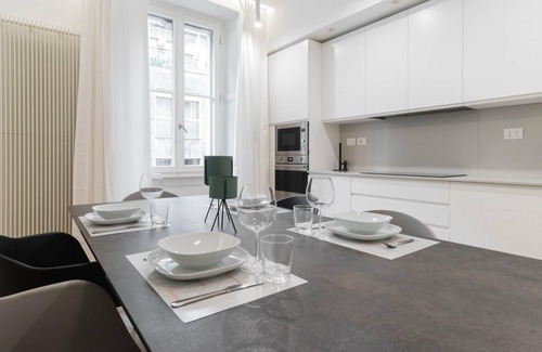 Tricolore Apartment | Discover Italianway - Pindemonte 1: Family-Friendly Comfort