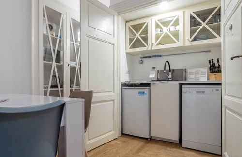 San Marco Apartment | Discover Italianway - Pontaccio 2: Family-Friendly Retreat