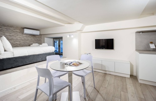 Magenta Apartment | Comfortable Stay at Italianway - The B Village Standard Apt M3