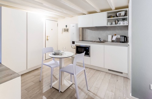 Magenta Apartment | Explore Italianway - The B Village Standard with Spa & Kitchen