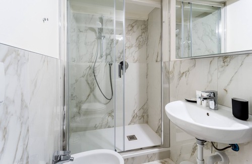 Magenta Apartment | Explore Italianway - The B Village Standard with Spa & Kitchen