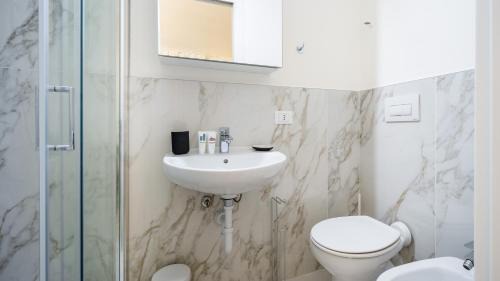 Magenta Apartment | Family-Friendly Stays at Italianway - The B Village Standard