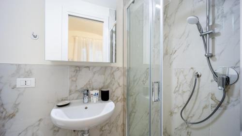 Magenta Apartment | Family-Friendly Stays at Italianway - The B Village Standard
