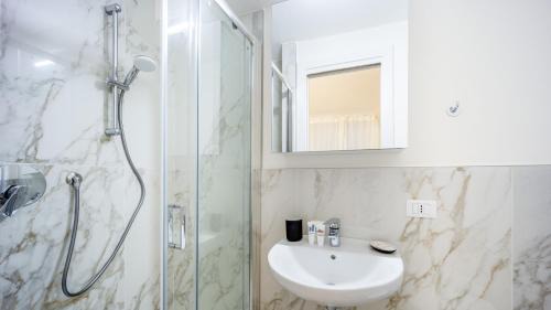 Magenta Apartment | Family-Friendly Stays at Italianway - The B Village Standard