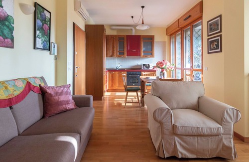 Foppette Apartment | Budget-Friendly Stay at Italianway - Tolstoi 1 with Breakfast