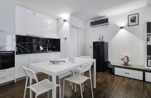 Carrobbio Apartment | Discover Italianway - Torino 57 A with Spa and Pet-Friendly Amenities