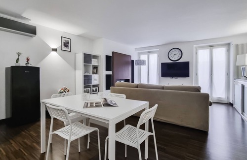 Carrobbio Apartment | Discover Italianway - Torino 57 A with Spa and Pet-Friendly Amenities