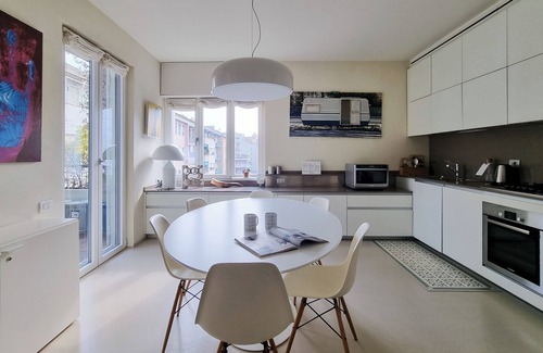 Loreto Apartment | Discover Comfort at Italianway - Venini 16 with Spa Access