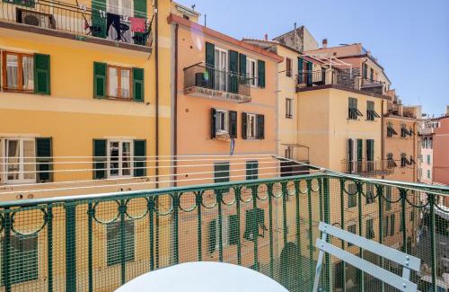 Riomaggiore Apartment | Italove Riomaggiore Lux Exclusive Apt with balcony