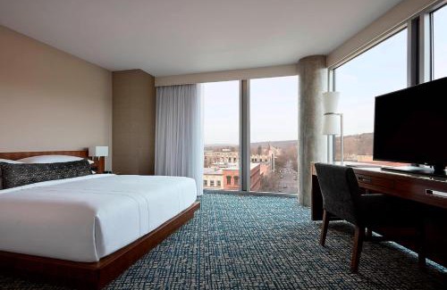 Ithaca Hotel | Discover Ithaca Marriott Downtown: Pet-Friendly & Eco Hotel