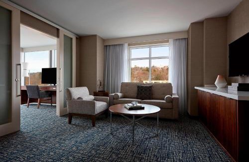 Ithaca Hotel | Discover Ithaca Marriott Downtown: Pet-Friendly & Eco Hotel