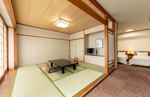 Kinugawa Onsen Hotel | Relaxing Getaway at Itoen Hotel New Sakura with Pools