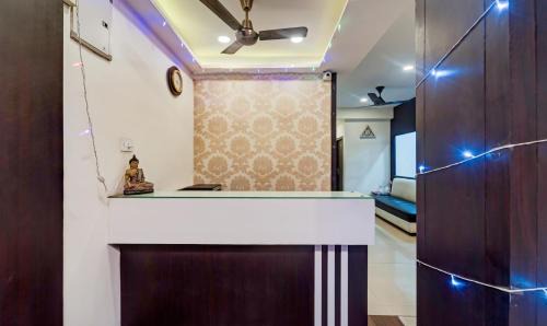 Bhowanipore Hotel | Family-Friendly Itsy Hotels Neeranand Plaza with Breakfast