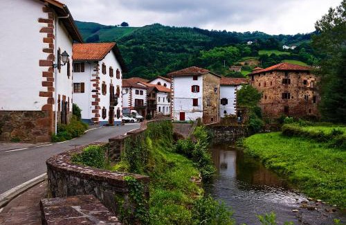 Etxalar Apartment | Family-Friendly Retreat at Iturraldea I y II - Rated 9.5/10