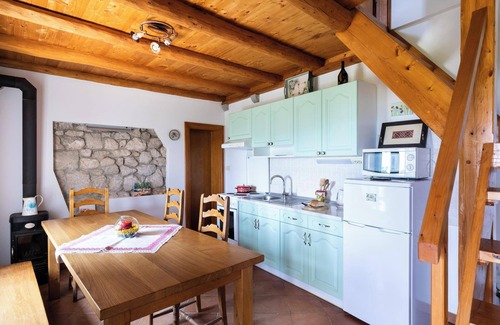 Mihanici Villa | Ivana Villa: Family-Friendly Retreat with Private Pool