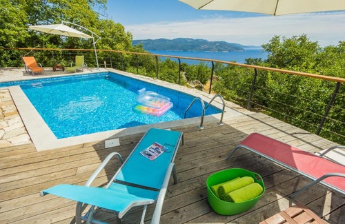 Zagore Villa | Ivanini Secluded Villa with Ocean View & Pool Amenities