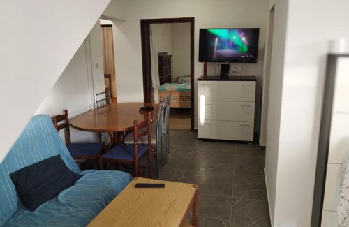 Kraljevec Sesvetski Villa | Pet-Friendly Ivanja Reka Villa for Families of 6