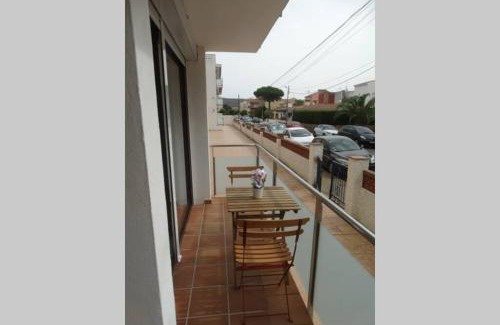 Els Griells Apartment | Inviting Hotel with Pool & Child-Friendly Amenities