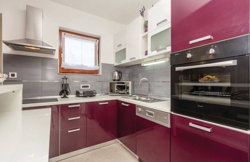 Cesarica House | Ivni: Breathtaking Ocean View and Family-Friendly Amenities