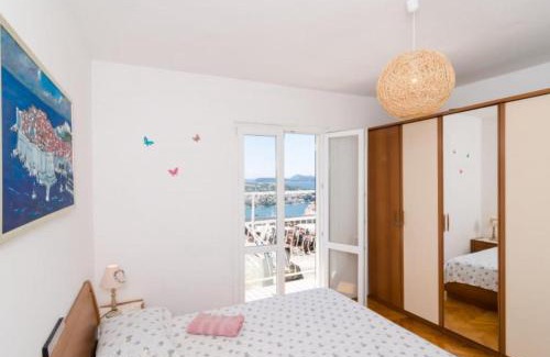 Gruz House | Ideal Ivo Guest House: Family-Friendly with Kitchen Access
