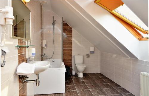 Old Town Hotel | Comfortable Ivolita Vilnius: Family-Friendly with Breakfast