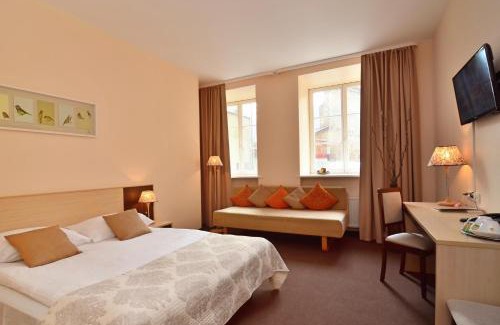 Old Town Hotel | Comfortable Ivolita Vilnius: Family-Friendly with Breakfast