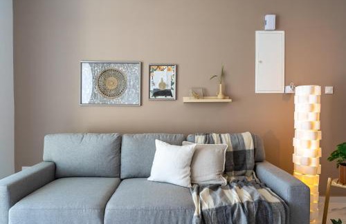 Larnaca Apartment | Cozy Ivory 1-BR Apartment in Aradipou for Families