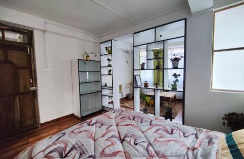 Darjeeling House | Ivory Botanic Stay: Top-Rated Pet and Child Friendly Retreat