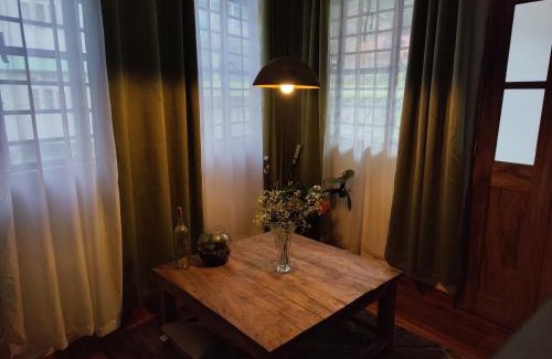 Darjeeling House | Ivory Botanic Stay: Top-Rated Pet and Child Friendly Retreat