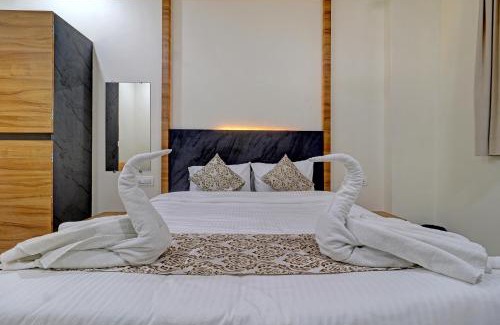 Airoli Hotel | Budget-Friendly Ivory Suites with Hot Tub & Family Amenities