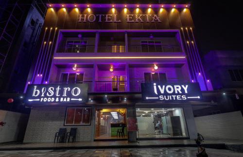 Airoli Hotel | Budget-Friendly Ivory Suites with Hot Tub & Family Amenities