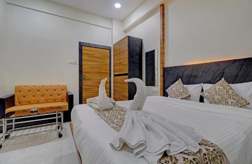 Airoli Hotel | Budget-Friendly Ivory Suites with Hot Tub & Family Amenities