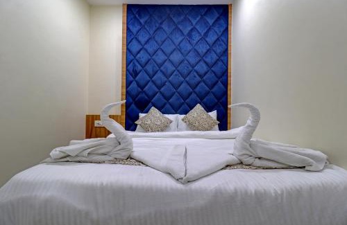 Airoli Hotel | Budget-Friendly Ivory Suites with Hot Tub & Family Amenities
