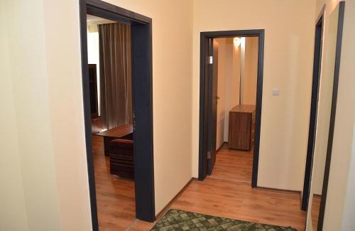 Golden Sands Apartment | Pet-Friendly Ivtour Apartments in Yalta - Highly Rated Stay
