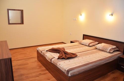 Golden Sands Apartment | Pet-Friendly Ivtour Apartments in Yalta - Highly Rated Stay