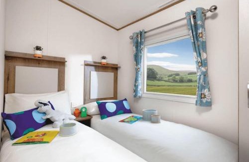 Dunbar House | Ivy Caravan 3 at Thurston Manor Leisure Park