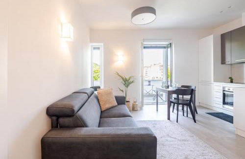 Latina Apartment | IVY - Chicago
