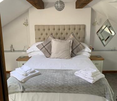 Tregadillett House | Ivory Cottage: 4-Star Stay with Family-Friendly Amenities