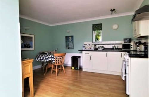 Llanfyrnach Cottage | Family-Friendly Getaway at Ivy Cottage for Memorable Stays