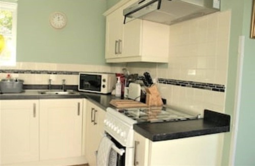 Llanfyrnach Cottage | Family-Friendly Getaway at Ivy Cottage for Memorable Stays