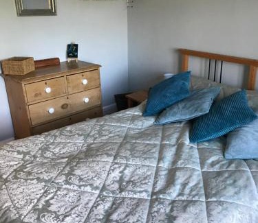 Stawell House | Eco-Friendly Ivy Cottage: Guest Rated 10/10 with Hot Tub