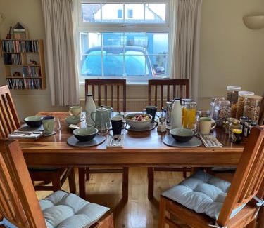 Stawell House | Eco-Friendly Ivy Cottage: Guest Rated 10/10 with Hot Tub