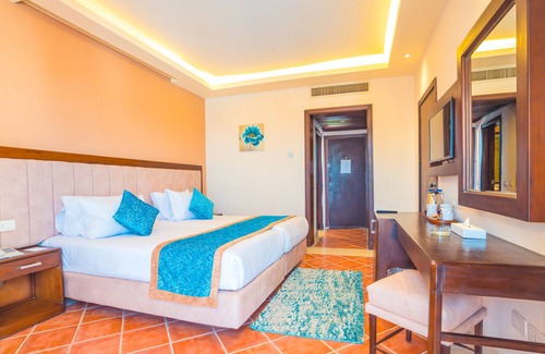Ras Nasrani Resort | Indulge at Ivy Cyrene Sharm Resort: Spa & Ocean Views
